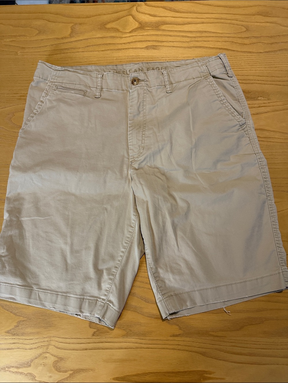 American Eagle Outfitters Men’s Light Khaki Flat-Front Shorts